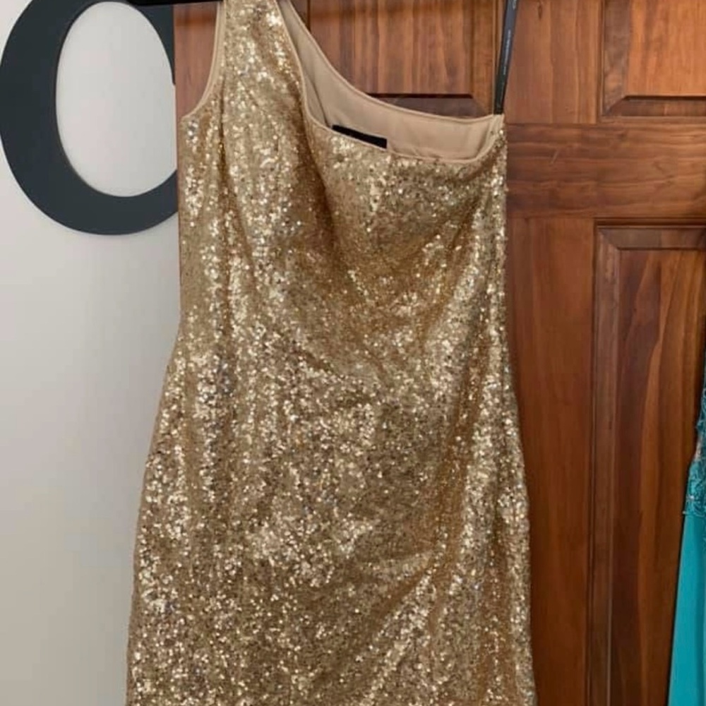 Elegant Gold Sequin Gown